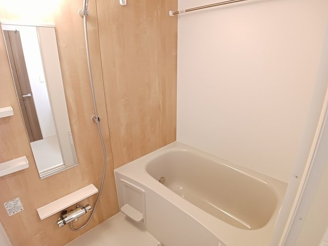 アイランドヒルズ右籾　Ⅱの浴室|浴室乾燥機付き、追い焚き機能浴室です。