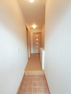 【玄関】 | クラール曽比Ⅱ | 明るい玄関です