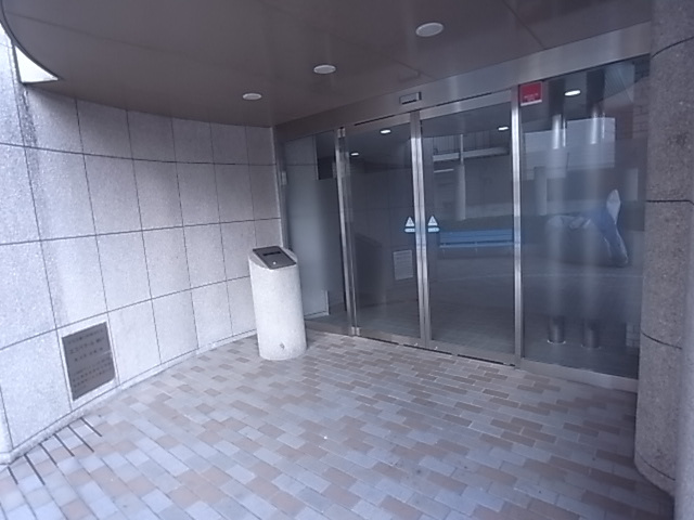 神戸市兵庫区浜崎通の賃貸マンションのエントランス