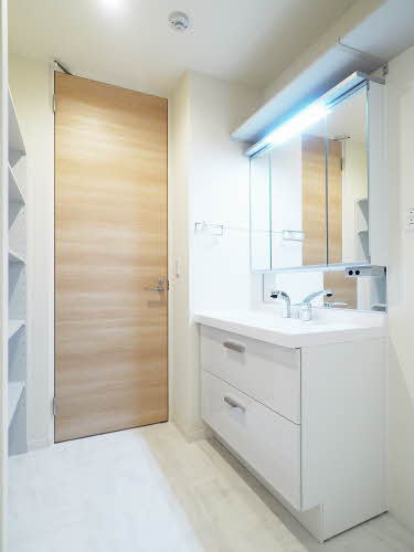 グランド・ソレイユ A棟の洗面所