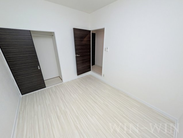 フィオーレ・アダチの寝室