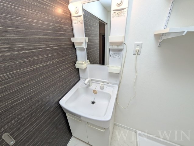 フィオーレ・アダチの独立洗面台