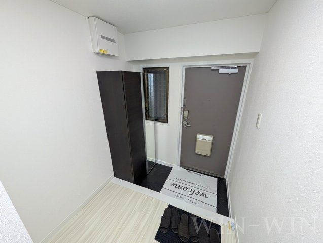 フィオーレ・アダチの玄関