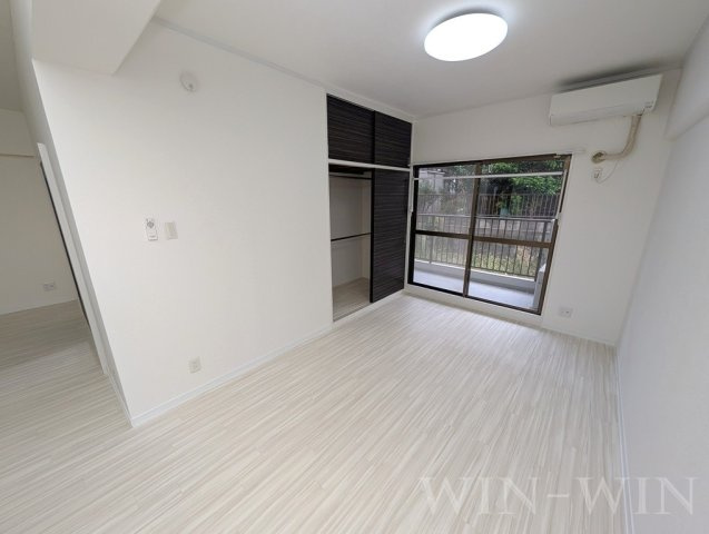 フィオーレ・アダチの居間・リビング