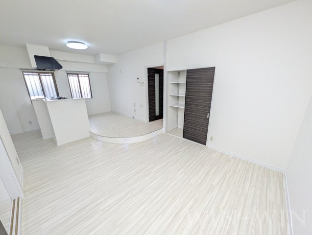 フィオーレ・アダチの居間・リビング