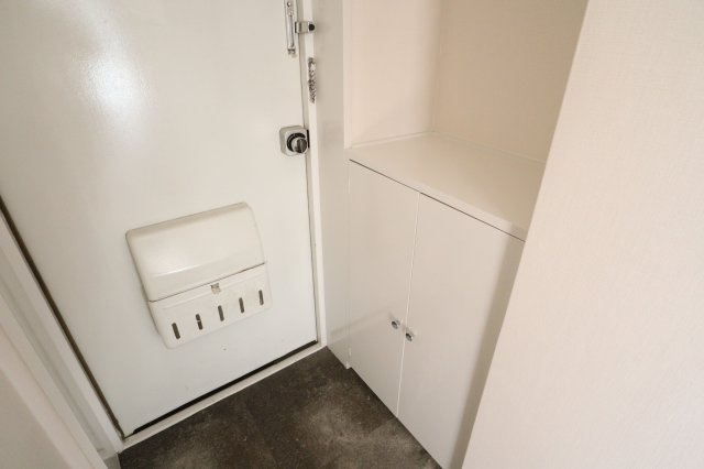 イマキタハイツ18の玄関