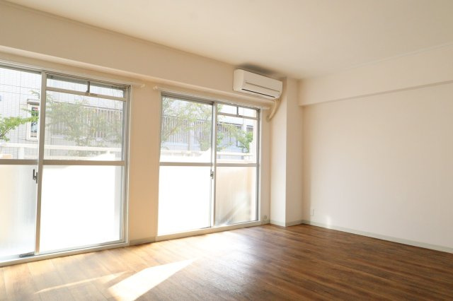 イマキタハイツ18の居間・リビング