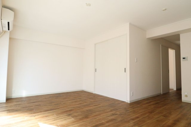 イマキタハイツ18の居間・リビング