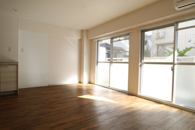 イマキタハイツ18の居間・リビング