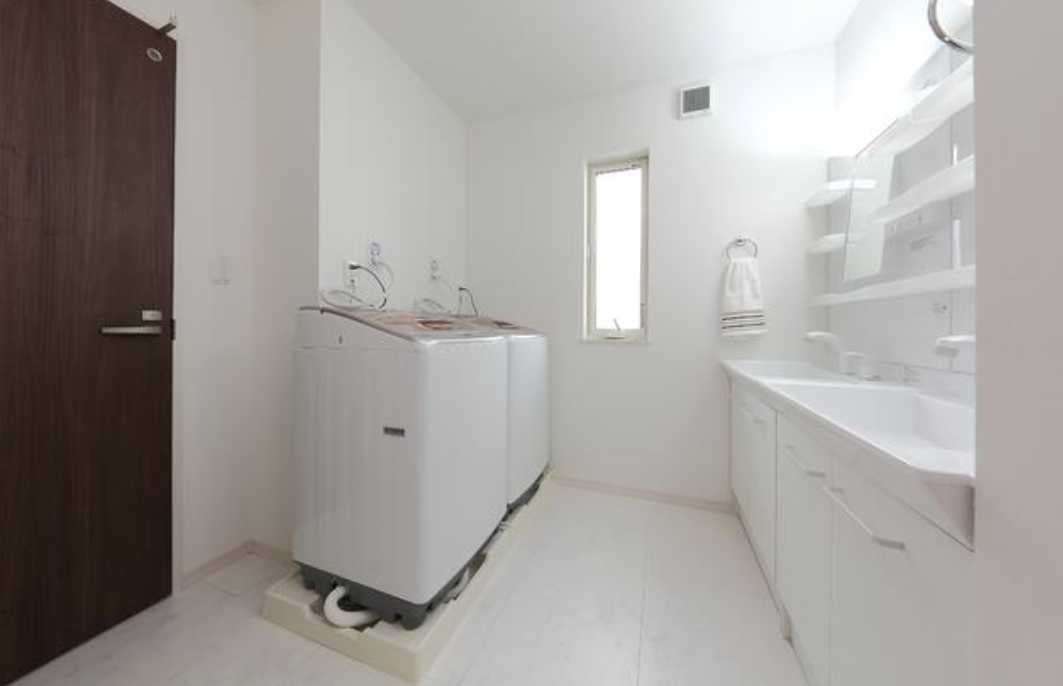 シェアラ二子玉川　最上階　家具付き　シェアハウスの洗面所|※共同