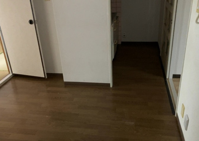 【キッチン】 | ジョイフルハイツ南林間 | L型アイランドタイプは、キッチンからダイニングにもリビングにも目が行き届くので、とても使いやすい配置です。L字型独立タイプは、キッチンを独立させてるためLDKというよりもLDといった様なイメージです。