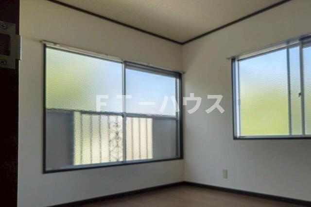 東習ハイツの居間・リビング