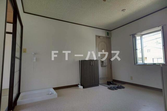 東習ハイツの玄関