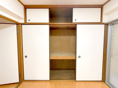 【寝室】 | メゾンドゥフレール　２－Ｉ | 南西　洋室6帖