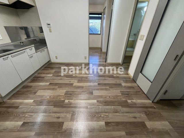 ハイツ岩郷 B棟の居間・リビング