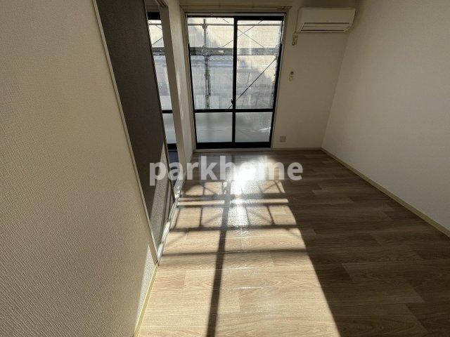 ハイツ岩郷 B棟の洋室