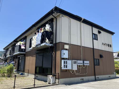 ハイツ岩郷 B棟の外観