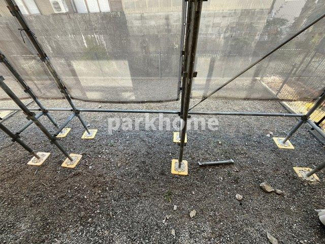 ハイツ岩郷 B棟の庭