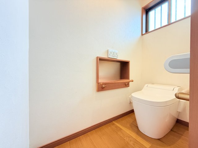 行方市芹沢平屋中古住宅のトイレ