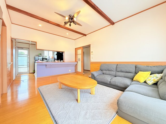 行方市芹沢平屋中古住宅の居間・リビング