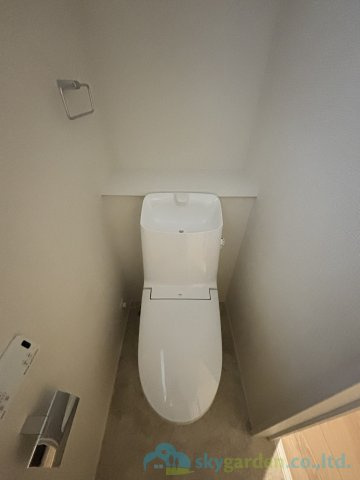 小田原市中新田　未入居戸建　全2棟2号棟のトイレ