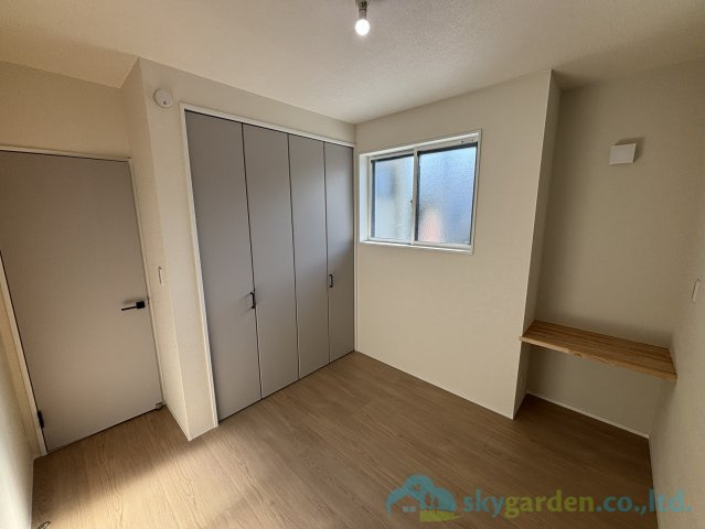 小田原市中新田　未入居戸建　全2棟2号棟の洋室