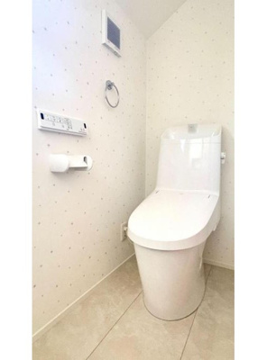 【トイレ】 | 新築分譲住宅　小平の家 | ウォシュレット機能完備。