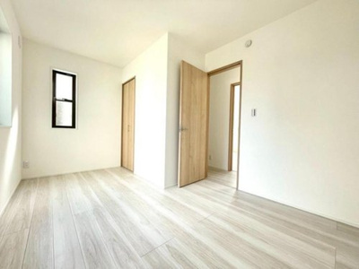 【洋室】 | 新築分譲住宅　小平の家 | 収納完備でお部屋が広く使えますね。