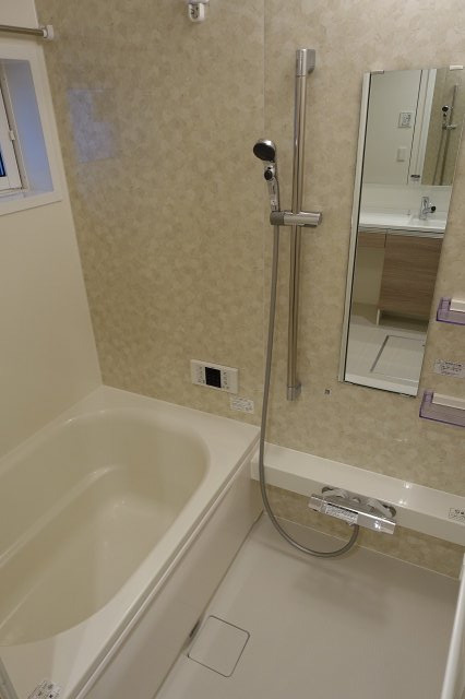 プレミール甲子園の浴室