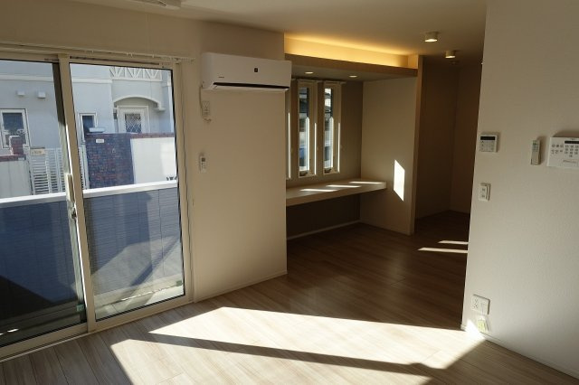 プレミール甲子園の居間・リビング