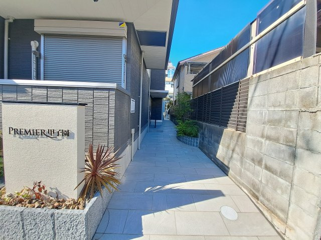 プレミール甲子園のエントランス