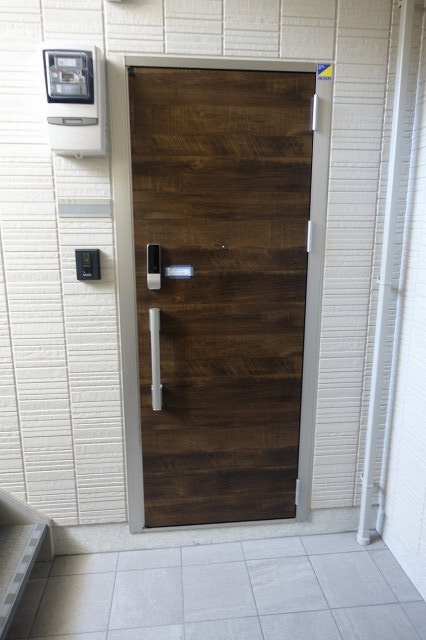 プレミール甲子園の玄関