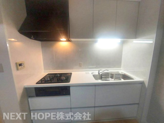 【キッチン】 | シャルマンコーポ伊丹2号棟　南向き | 新品のシステムキッチンです♪収納力もございます！！