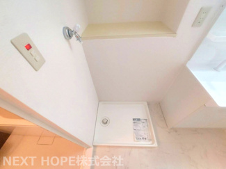 【洗面所】 | シャルマンコーポ伊丹2号棟　南向き | 洗面室内には室内洗濯機置き場もございます！！