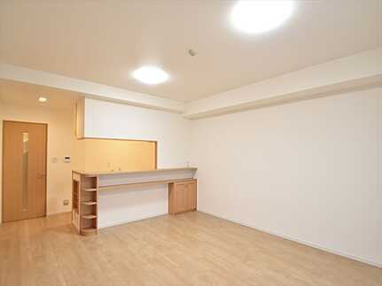 フローレンス緑井グランドアーク弐番館の居間・リビング