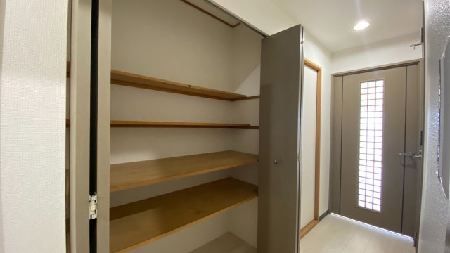 ジークレフ加古川東｜室内リフォームしていますの収納|廊下収納