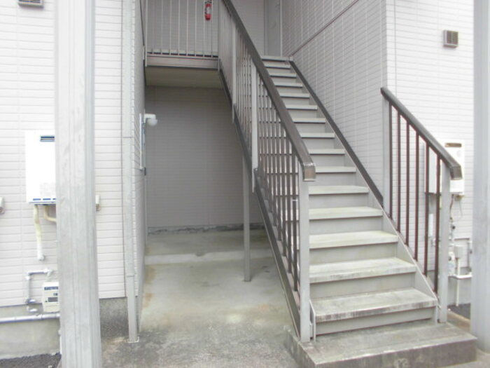 寿ハイツ B棟のエントランス|エントランス