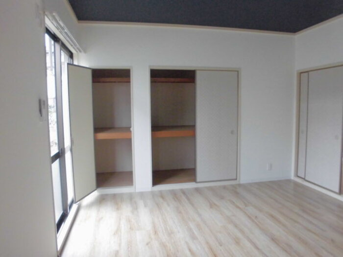 寿ハイツ B棟の収納|物入
