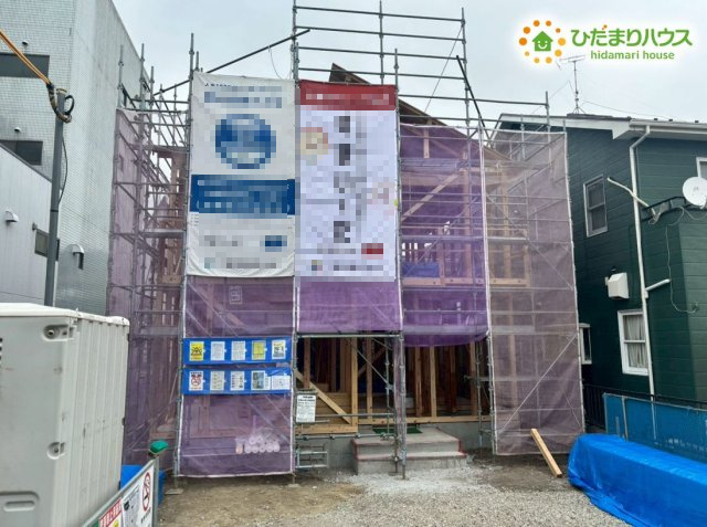 熊谷市伊勢町　第5　新築一戸建て　リーブルガーデン　01の前面道路含む現地写真