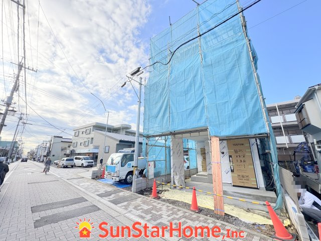 【サンスターホーム】福生市志茂　3階建て2世帯新築戸建の外観