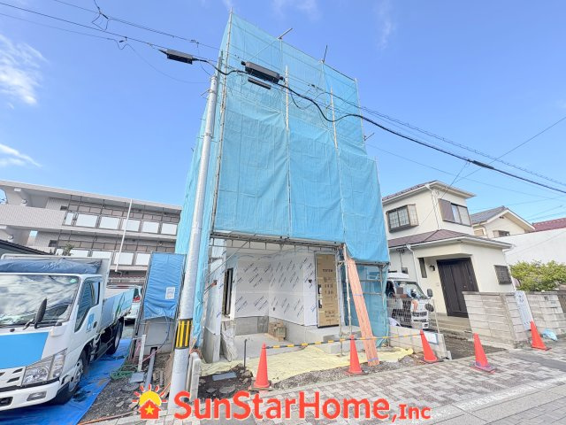 【サンスターホーム】福生市志茂　3階建て2世帯新築戸建の外観