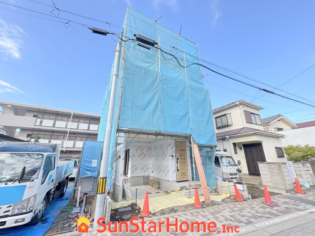 【サンスターホーム】福生市志茂　3階建て2世帯新築戸建の外観