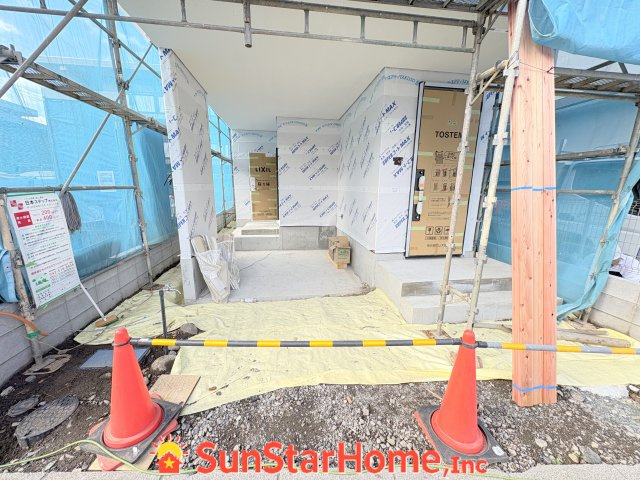 【サンスターホーム】福生市志茂　3階建て2世帯新築戸建の駐車場