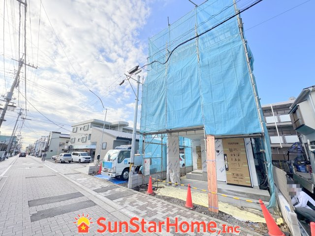 【サンスターホーム】福生市志茂　3階建て2世帯新築戸建の外観