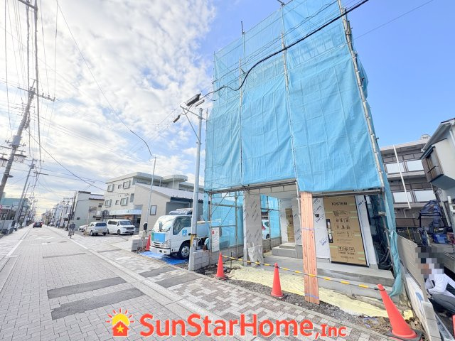 【サンスターホーム】福生市志茂　3階建て2世帯新築戸建の外観