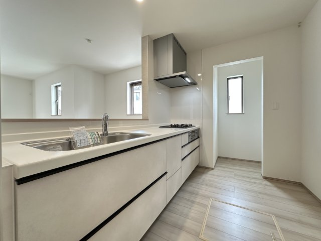 神戸市垂水区南多聞台３丁目新築戸建A号棟の居間・リビング|2025年10月18日撮影