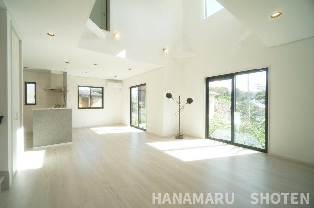 新築　千葉市中央区松ケ丘町の居間・リビング|＊当日ご案内可＊ご希望の物件まとめてご案内！