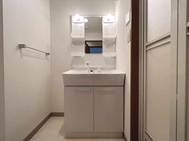 マリベールAZONOの独立洗面台|朝の身支度には欠かせない独立洗面化粧台