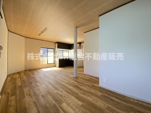 若江西新町3丁目中古戸建の居間・リビング|ゆったりとしたリビングです