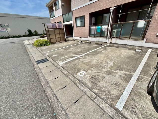 アガサントの駐車場